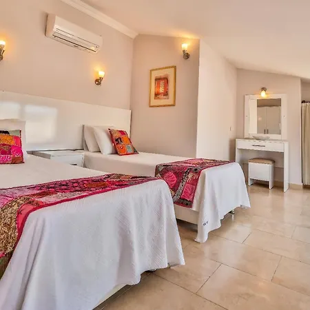 Saray Apartment, Old Town, Kalkan. شقة *