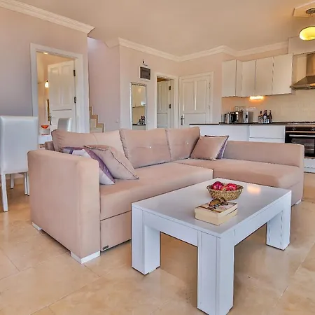 Saray Apartment, Old Town, Kalkan. Apartamento