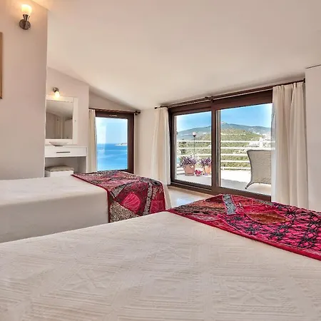 Saray Apartment, Old Town, Kalkan. Apartamento *